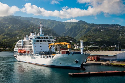 Aranui cruise ship at port