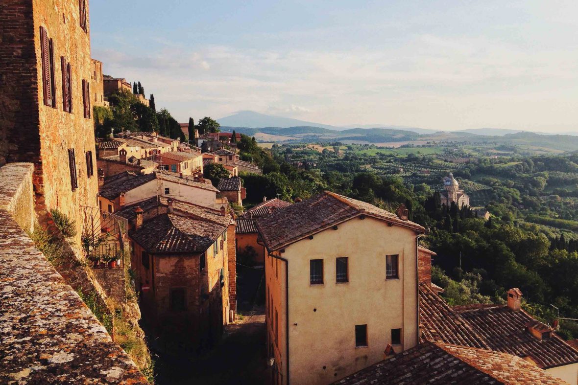 Misty mountain passes and undulating vineyards to charming traditional villages that owe their existence to the millennia-old pathway, Tuscany’s scenery is as varied as it is spectacular.