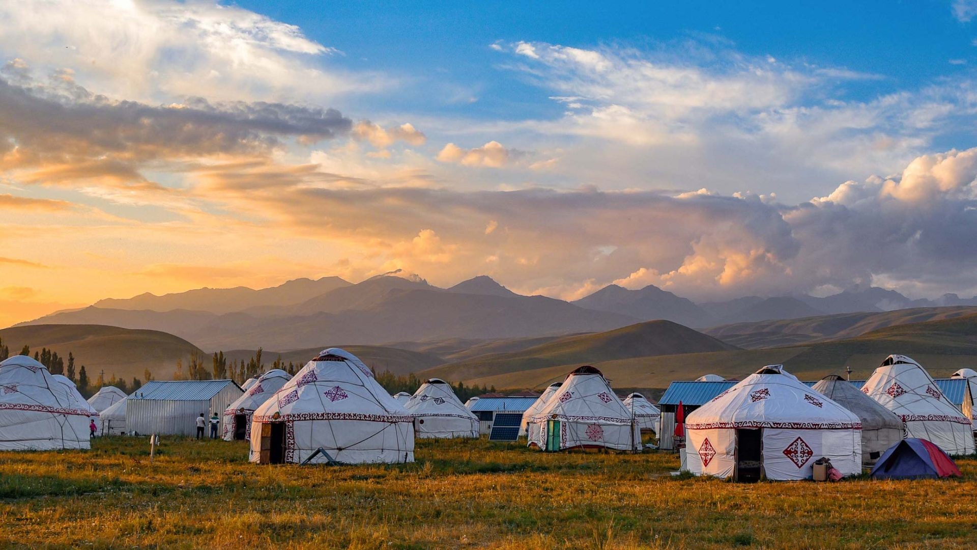 Hero Full Circle Ancient Yurt Photo Yang Shuo V4It5Tvnet8 Unsplash 1920x1080 