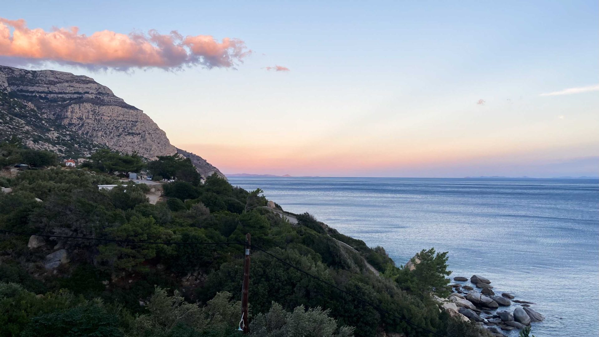 How to live well (and long) according to the Greek island of Ikaria