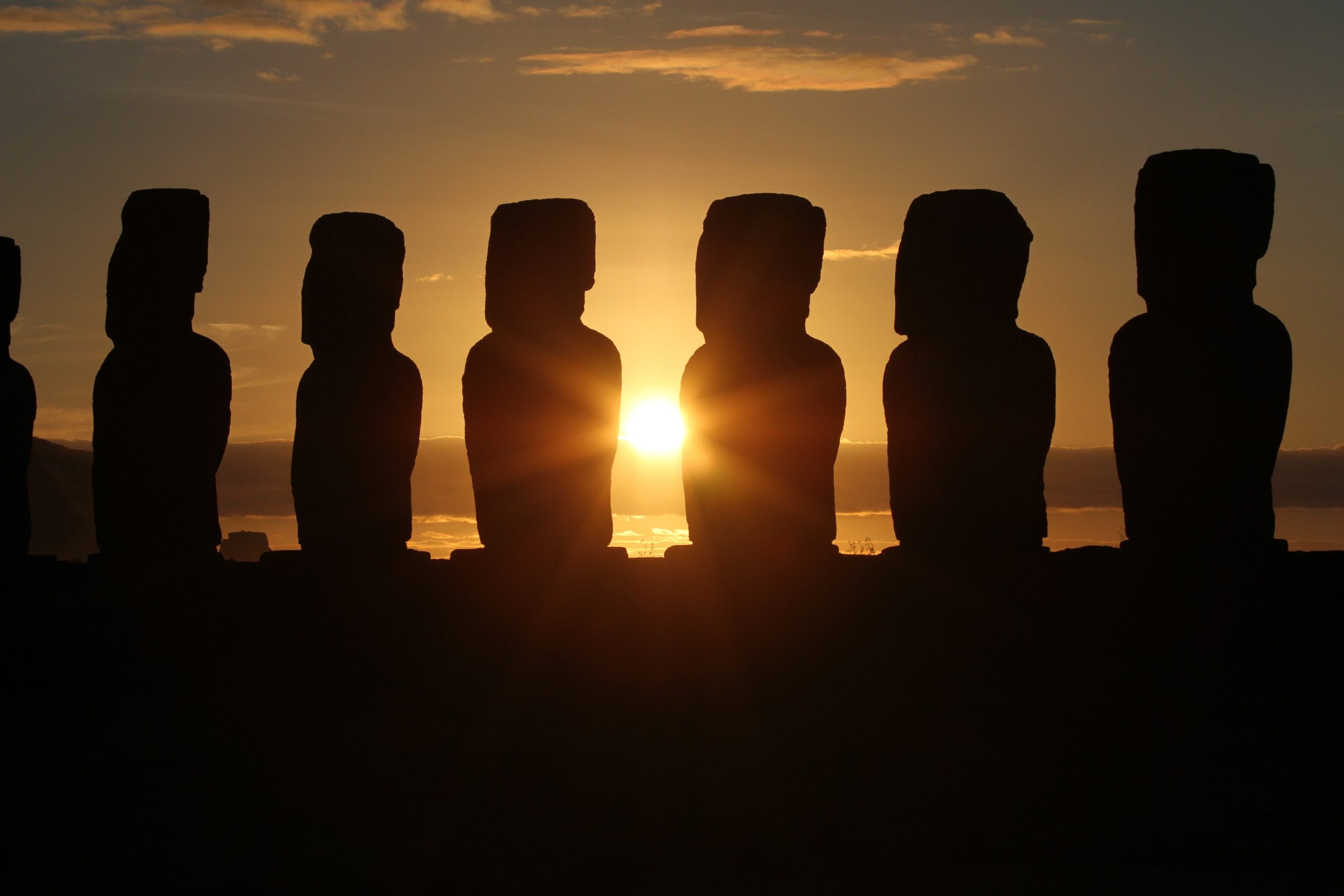 Easter Island statues suffer "irreparable damage" in fire