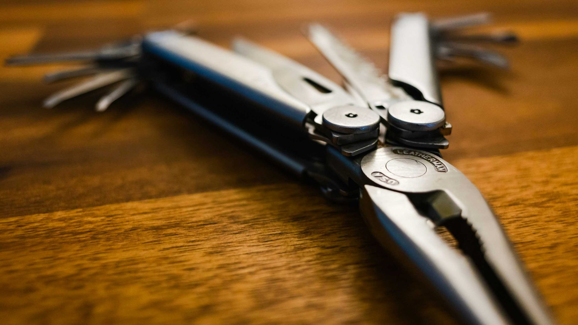 A multitool on the table.