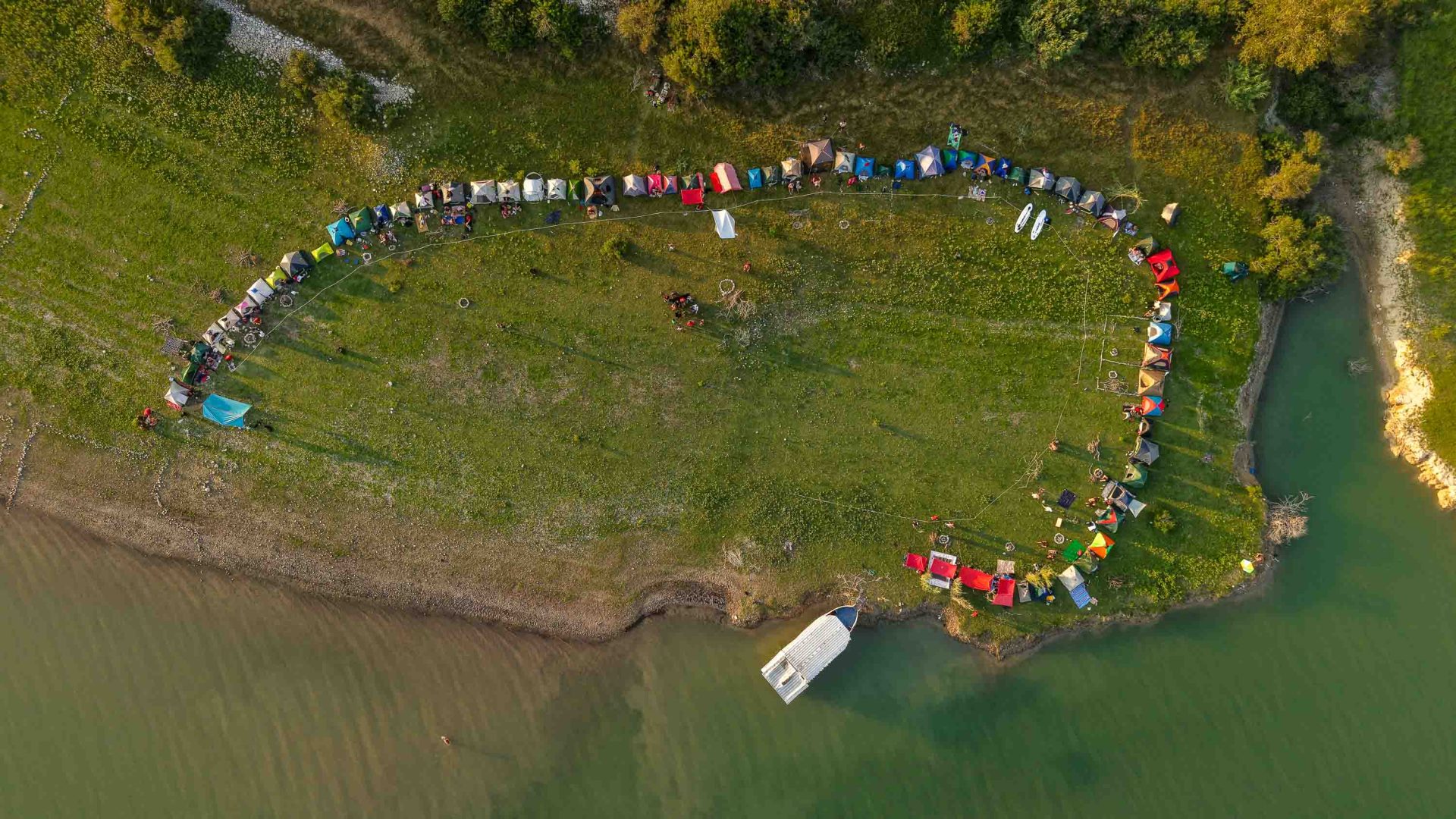 How Syrians are rediscovering their country, one campsite at a time